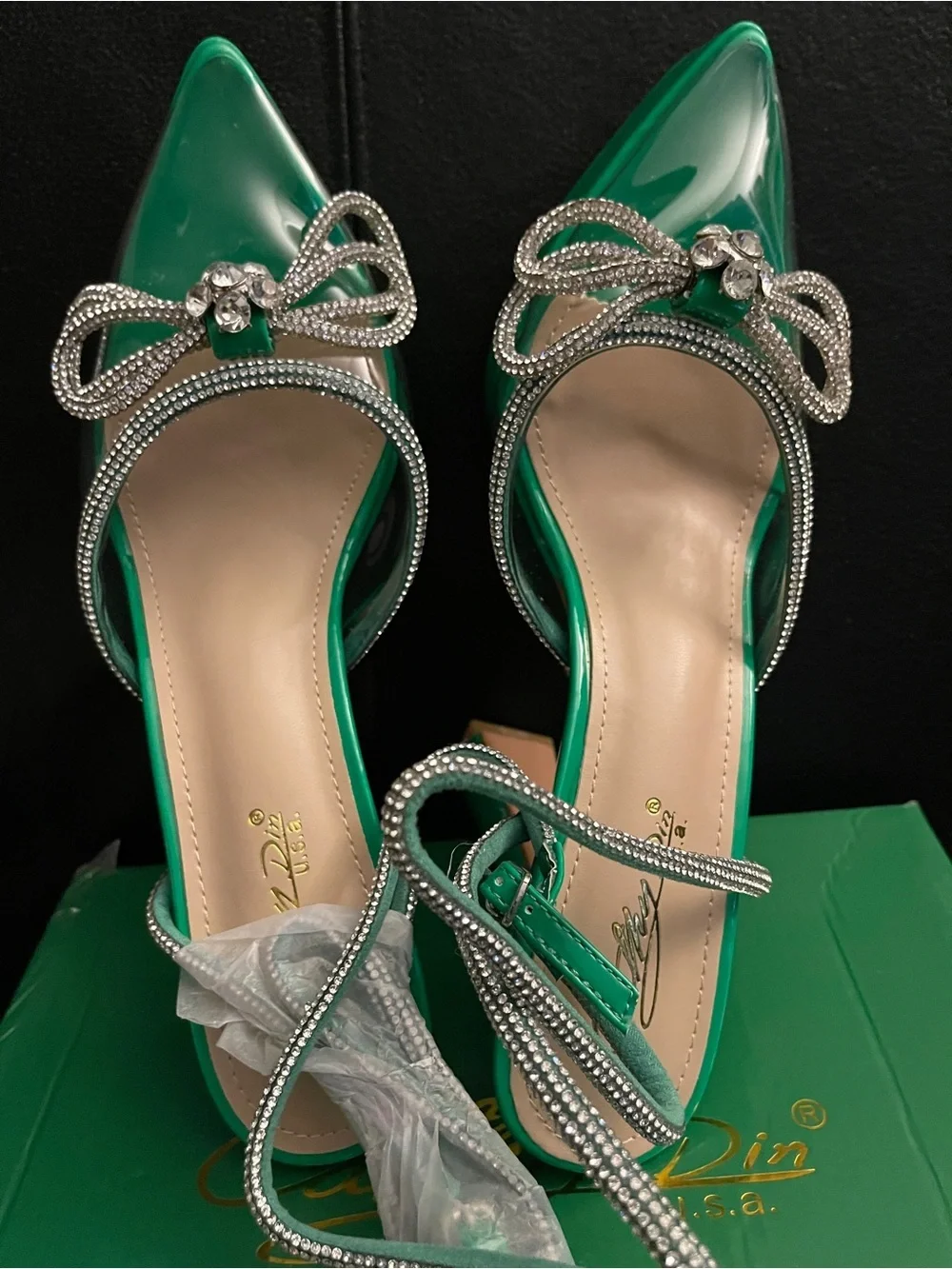 Cathy Din DDK Shauna Crystal Bow Patent Women's Platform Heels Sz 8.5